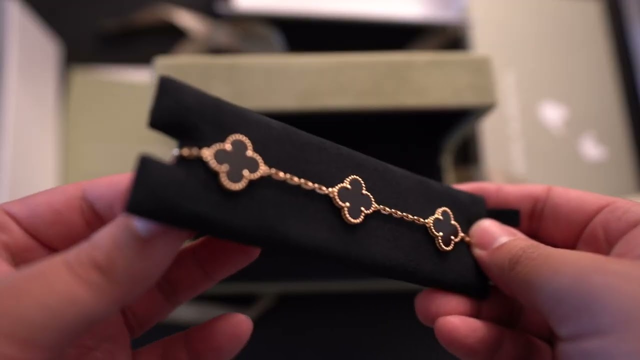 Van Cleef & Arpels Vintage Alhambra 5 Motifs Onyx Bracelet Unboxing!