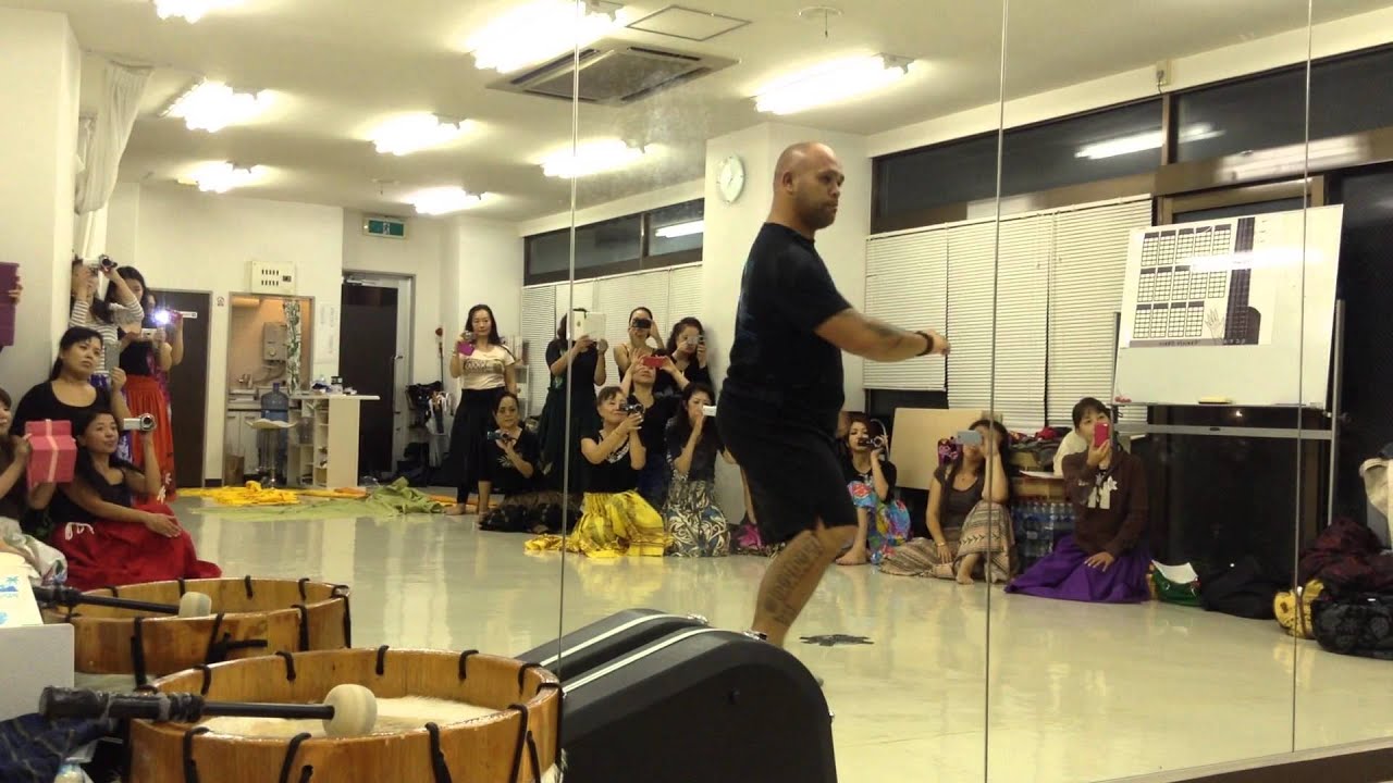 KUANA TORRES KAHELE Haleluia (Hula Workshop)