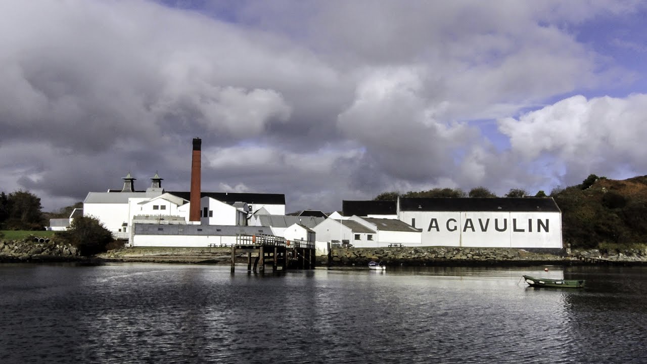 WhiskyCast HD: 200 Years of Whisky History at Islay's Lagavulin Distillery