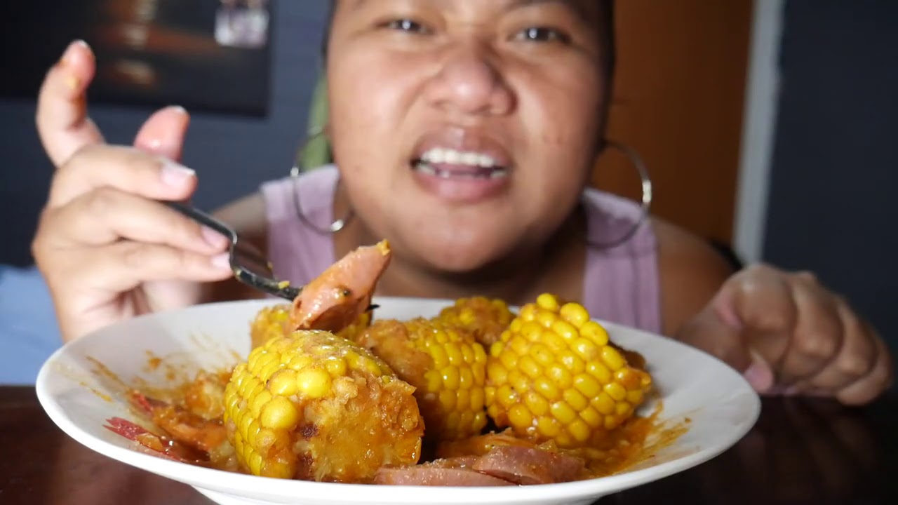 Trying Chinese BBQ, waffles and more..