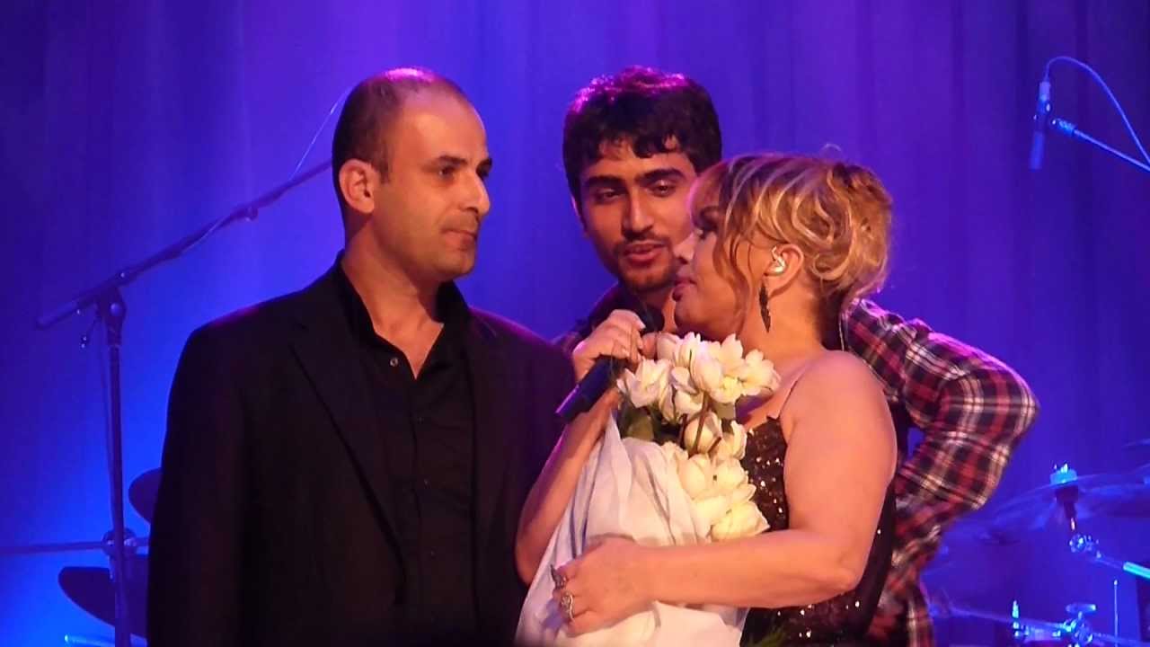 Sezen Aksu ve Koruması ''Fiko'' :)) 09.02.2013 BGM