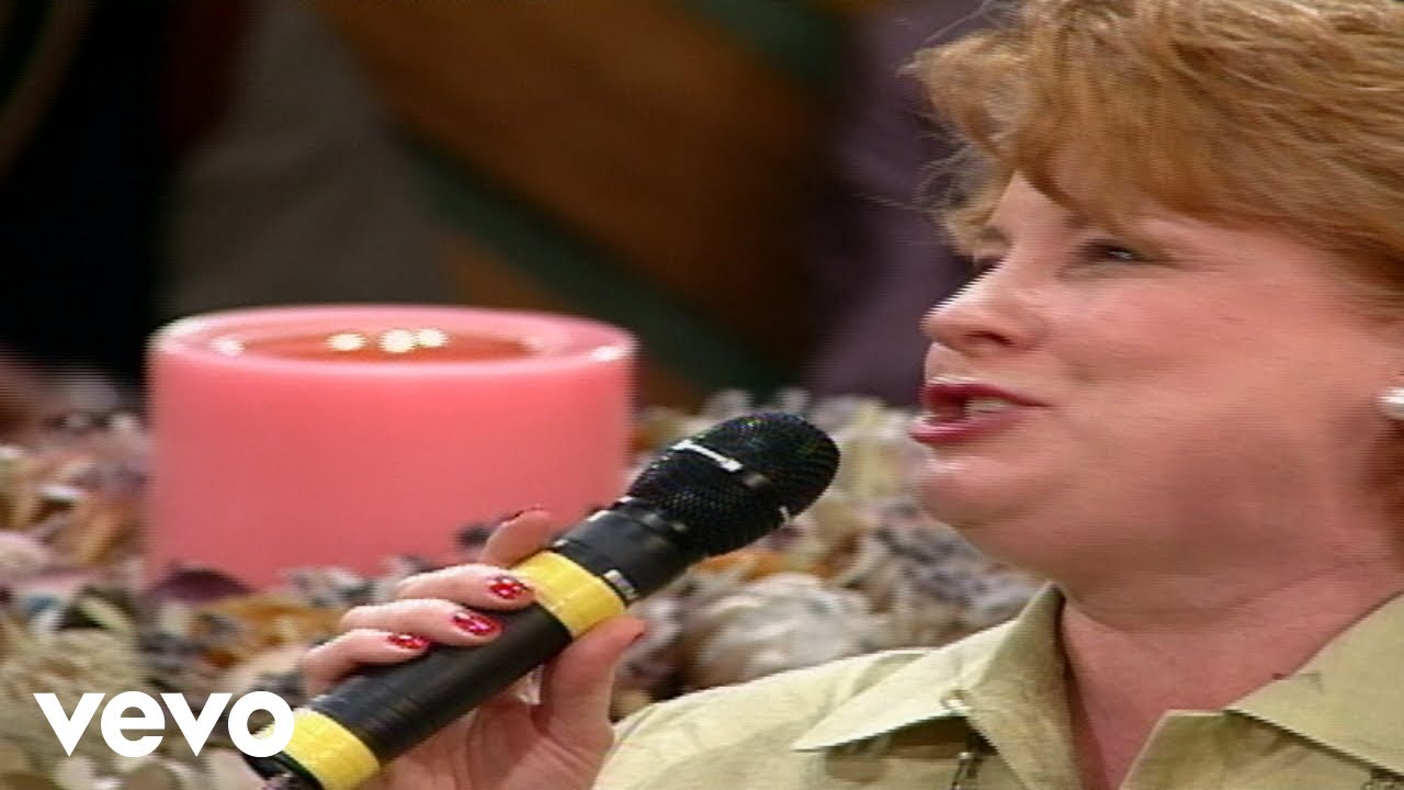 Bill & Gloria Gaither - The Promise [Live] ft. Joy Gardner