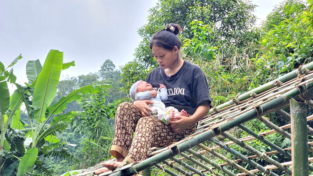 Full video: 30 days of being kicked out of the house by her husband. Mother and son build a new life