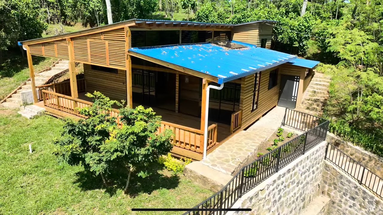 Cabaña con terrenito y parqueo en venta Usulután 