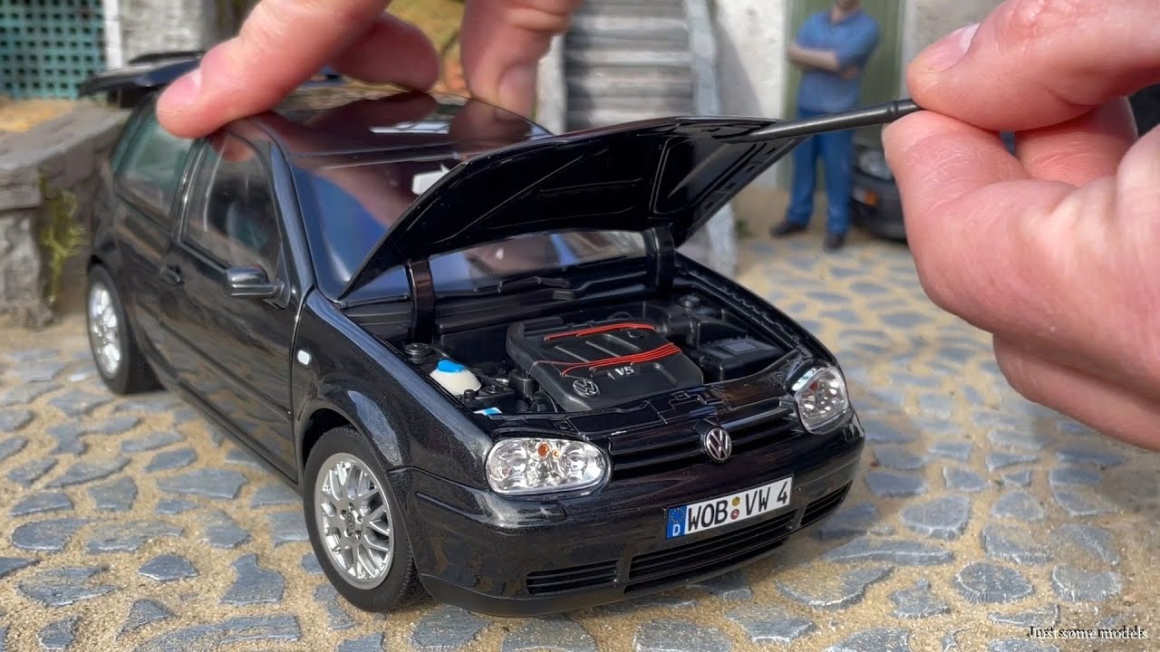 1:18 Volkswagen Golf IV 2.3 V5 GTI '98, black metallic - Norev [Unboxing]