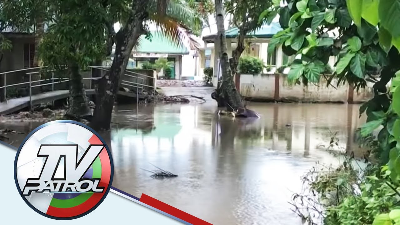 Pagbaha sa barangay sa Lobo, Batangas isinisi sa tinatayong pader | TV Patrol