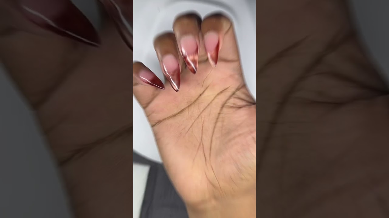 Let do my nails well my my right hand 😂😂 