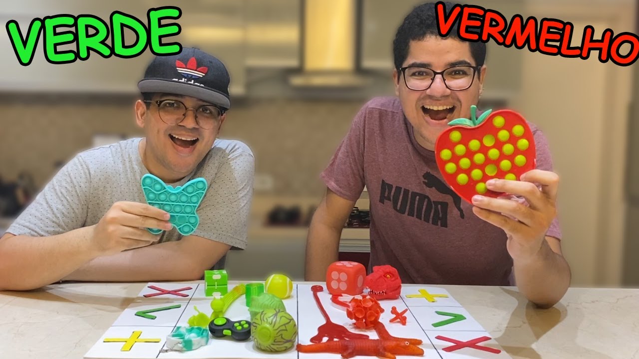 TROCANDO APENAS FIDGET TOYS COM AS CORES SORTEADAS!!! - Família Velhote