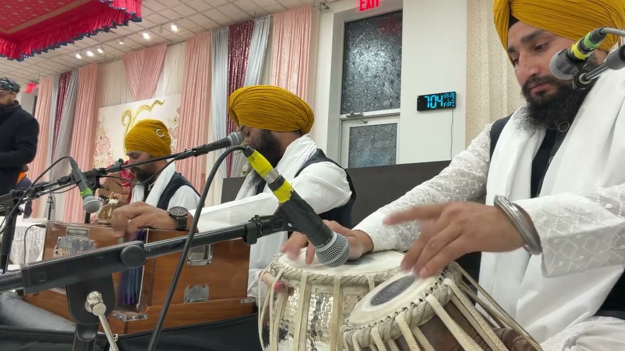 DEEN BENTI KARE at darbar shri guru granth sahib new york USA #ragigurbajsingh