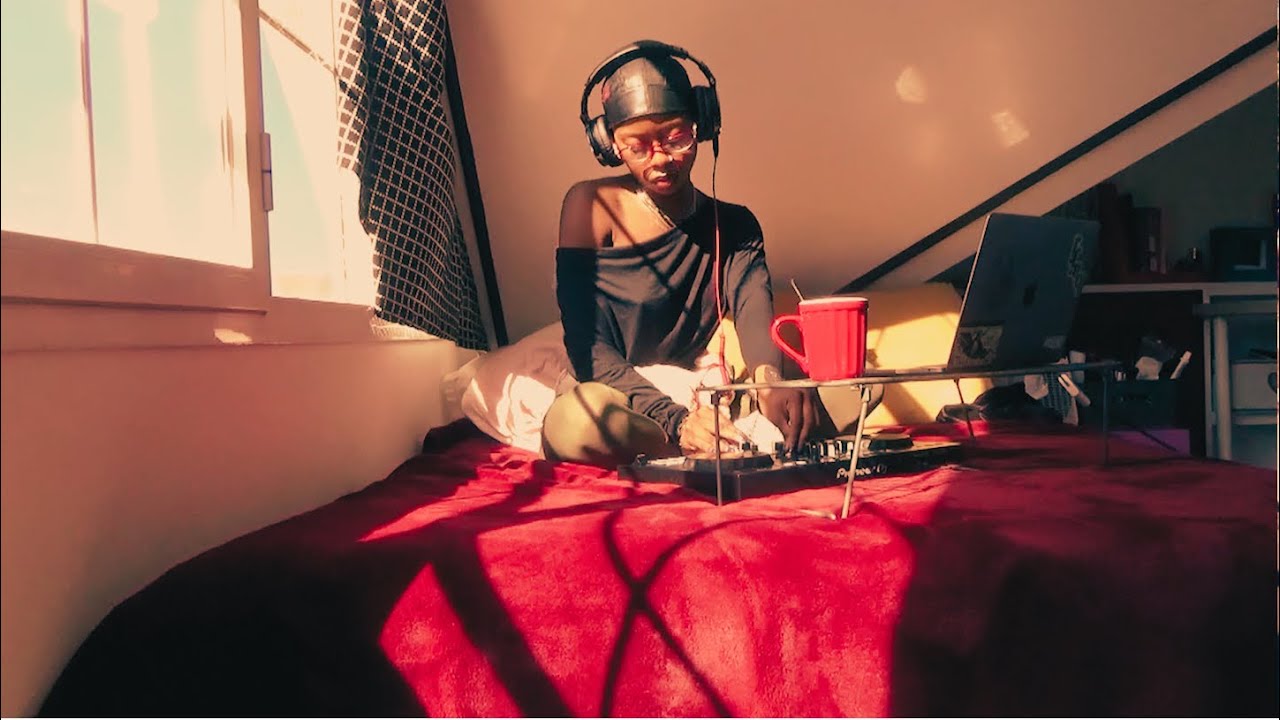 mixing on a sunny day in Madrid|  hip-hop, neo-soul, garage, alt r&b | rasasavda 