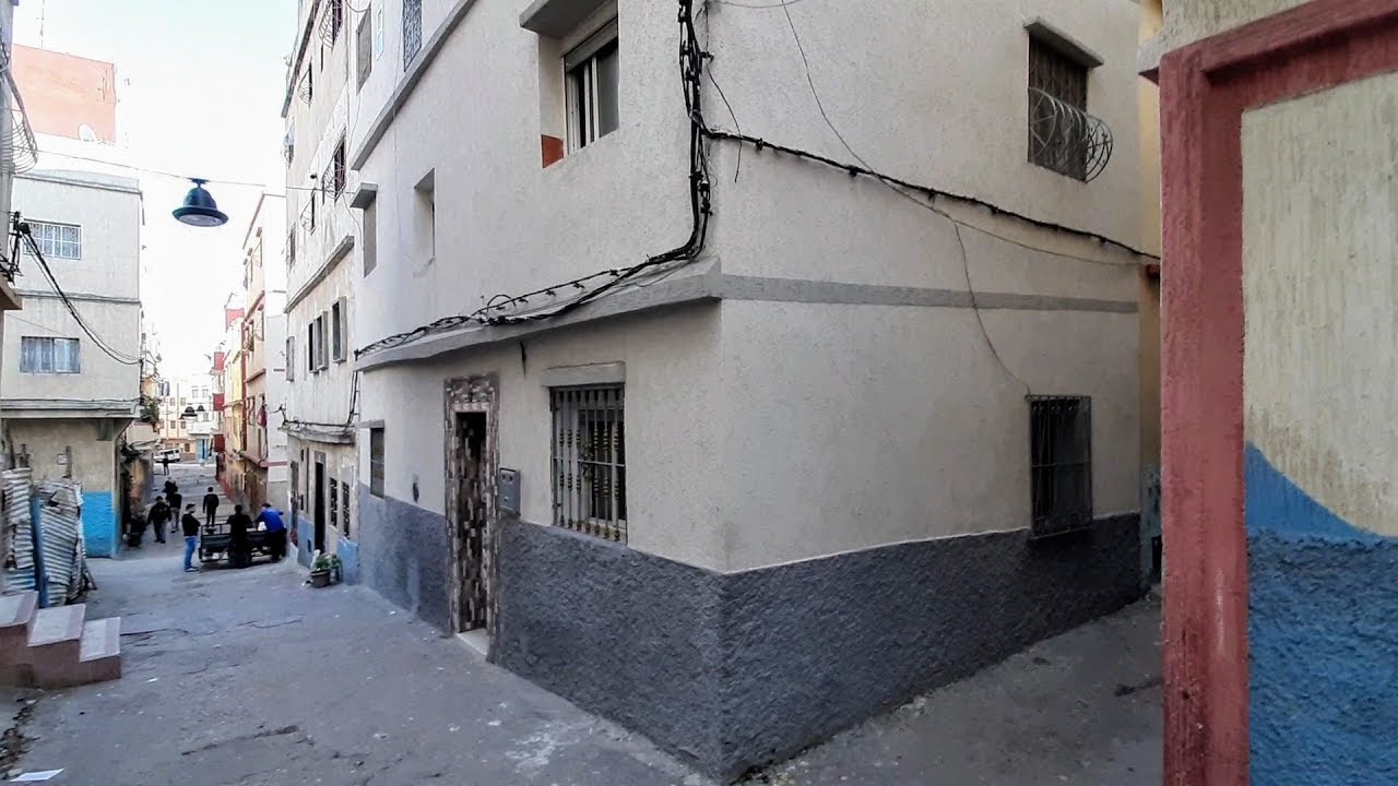 #دار للبيع في طنجة العزيفات دار لها وجهتان محفضة تتكون من أربعة طبقات مصلوحة