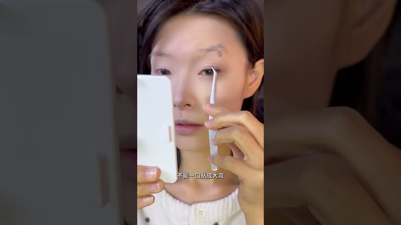 The ordinary model has been transformed into a androgynous and strong makeup that can attr