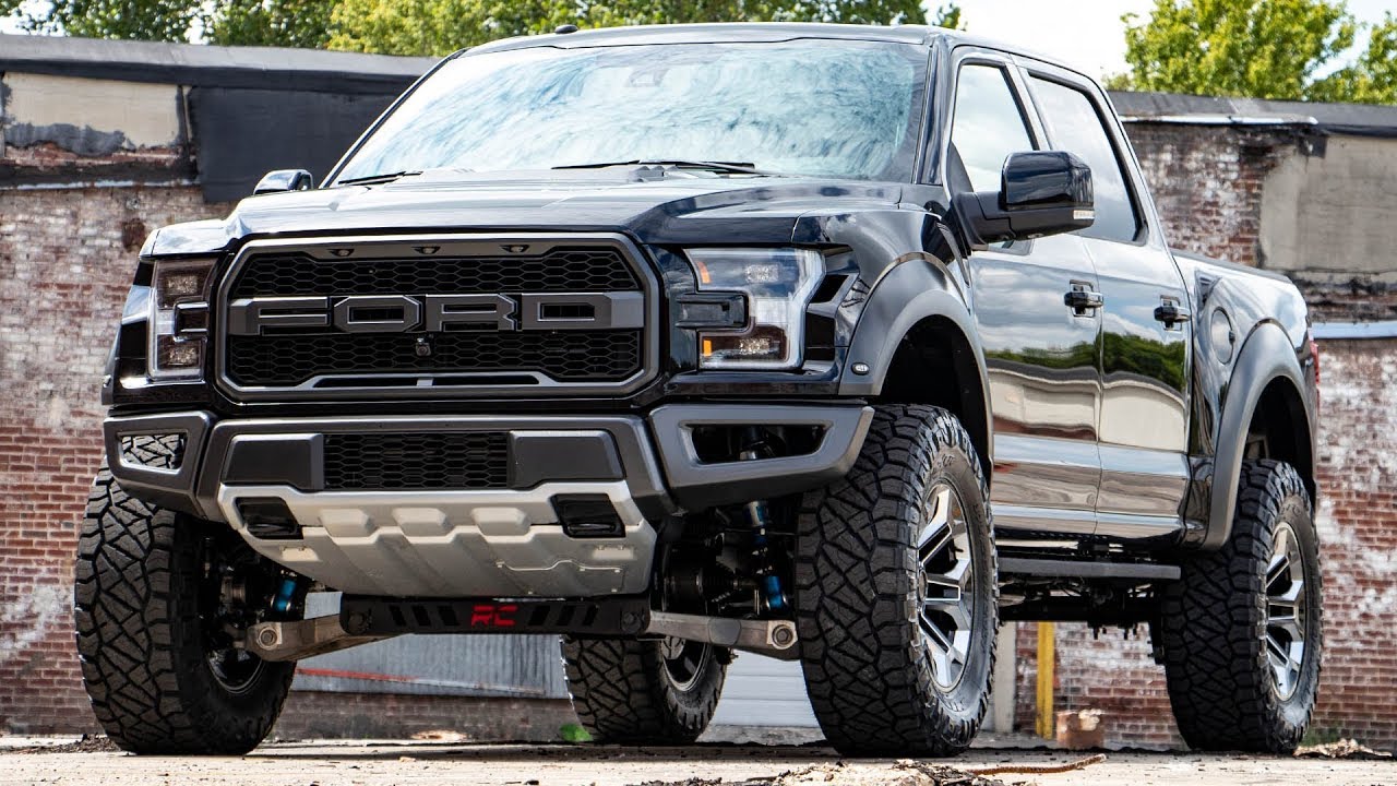 2017-2018 Ford F-150 Raptor 4.5-inch Suspension Lift Kit by Rough Country