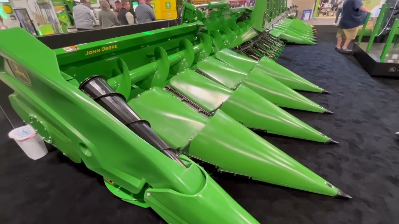 Deere представляет варианты фронтальных комбайнов для 2026 года