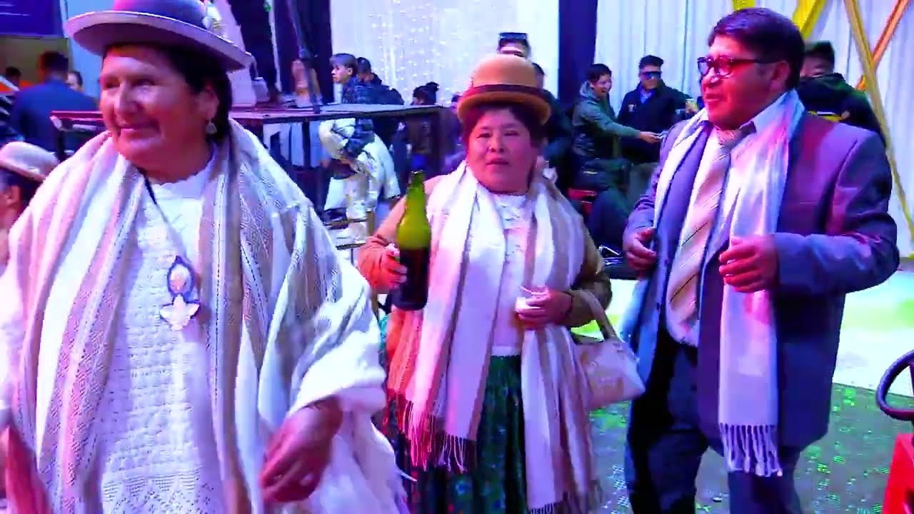 Agrupación Barrio Azul - Estoy Enamorado de Tí (En Vivo 2025)