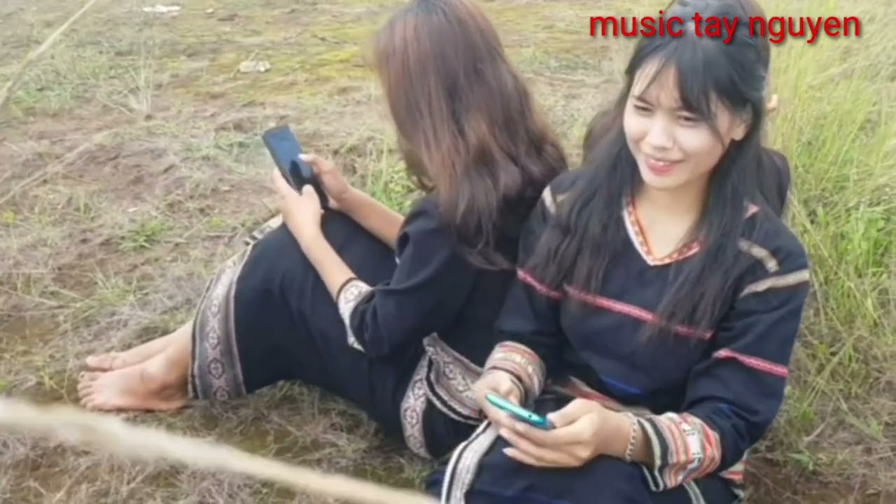 tơlơi adoh jarai . aneh ưm