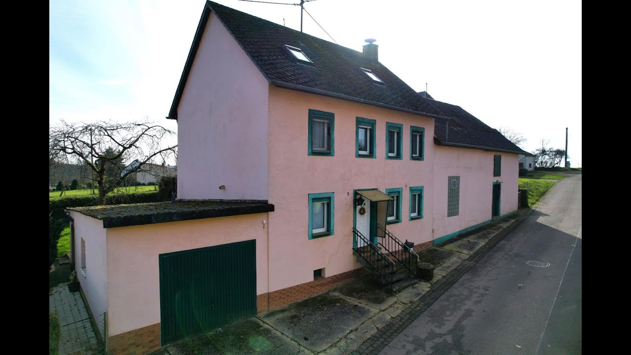 Ruhig gelegenes Wohnhaus mit Garage, Scheune, Stall und Garten in Schwarzenborn