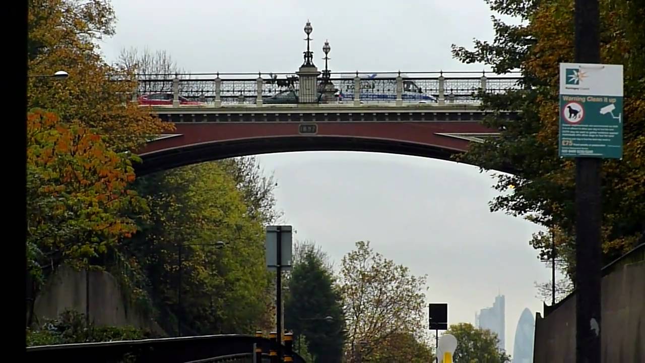 Archway Road closed after Suicide from Bridge 05/11/10