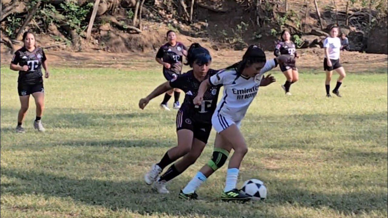 Primer tiempo, y yesigool como siempre dando todo por el equipo.