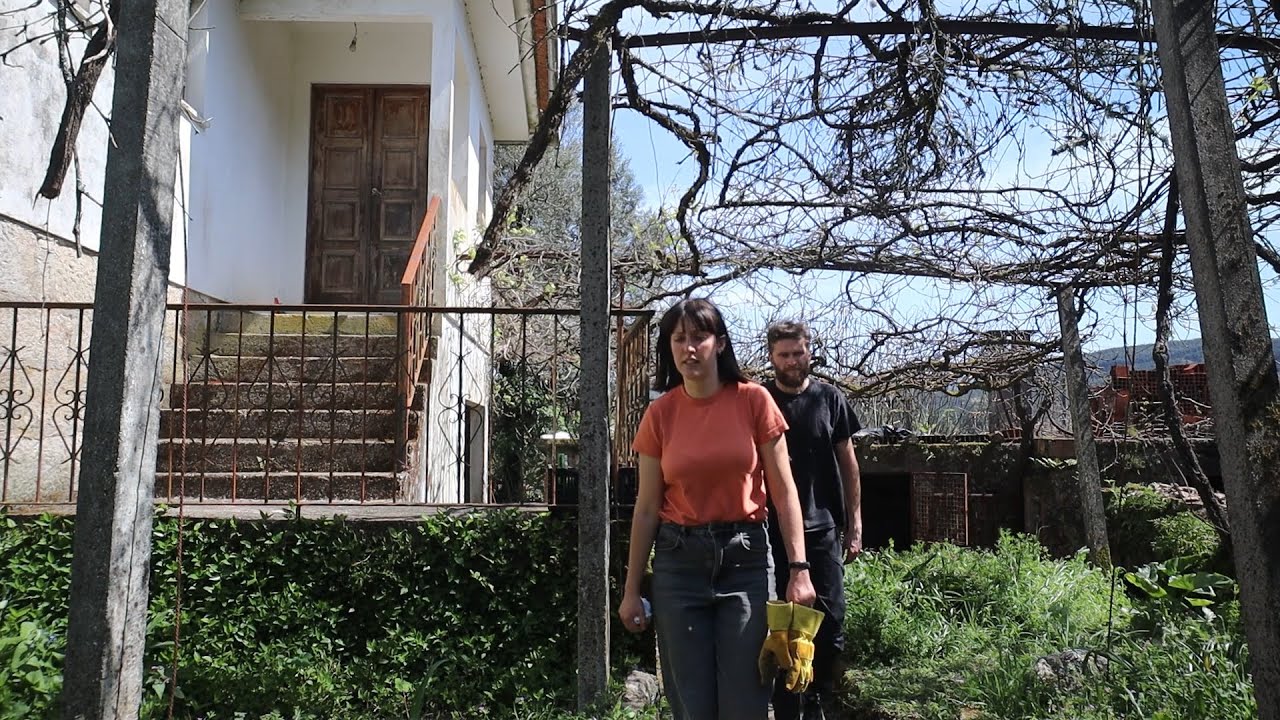 #3 More work on our Portuguese house renovation project and much needed garden maintenance