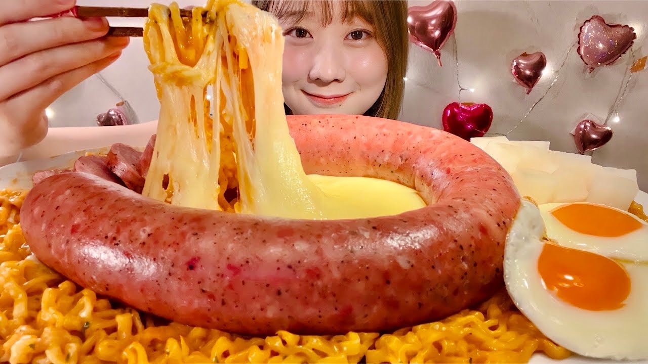 ASMR Сырная острая лапша с колбасой【русские субтитры】【Mukbang/ Eating Sounds】