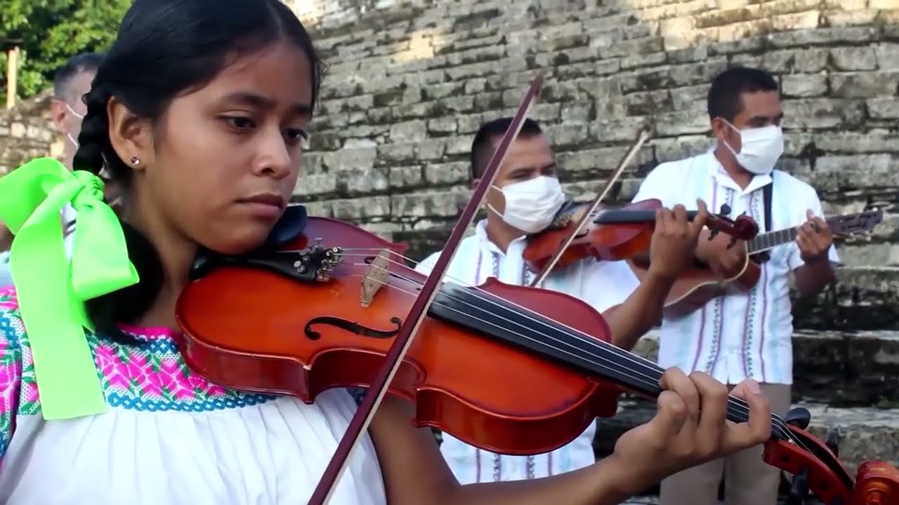 Algarabía Mexicana con el Ensamble Huasteco Comunitario 