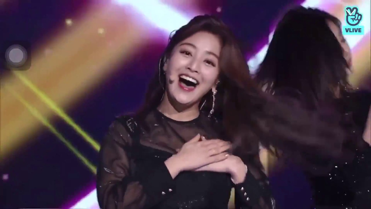 [7th Gaon Chart Music Awards] Twice - Intro + Knock Knock + Heart Shaker