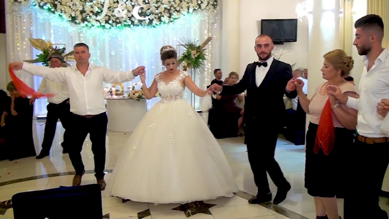 DASMA E IVES & EMILJANOS - FAMILJA NE VALLE _ pj. 1 (VIDEO FULL HD)