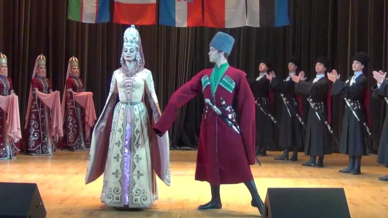 Выступление Ансамбля 