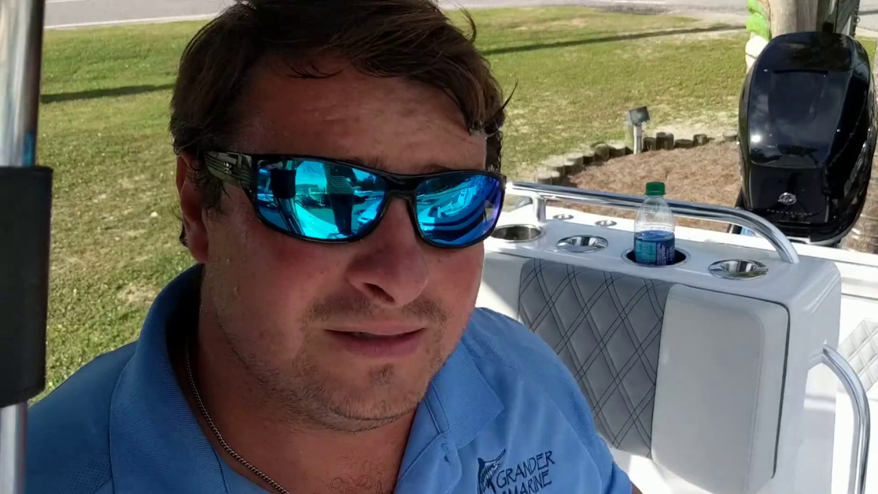 2019 Invincible 33 Walk through video by Grander Marine