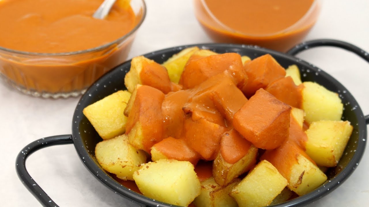 Patatas bravas. Con su salsa brava casera, ¡La de verdad!