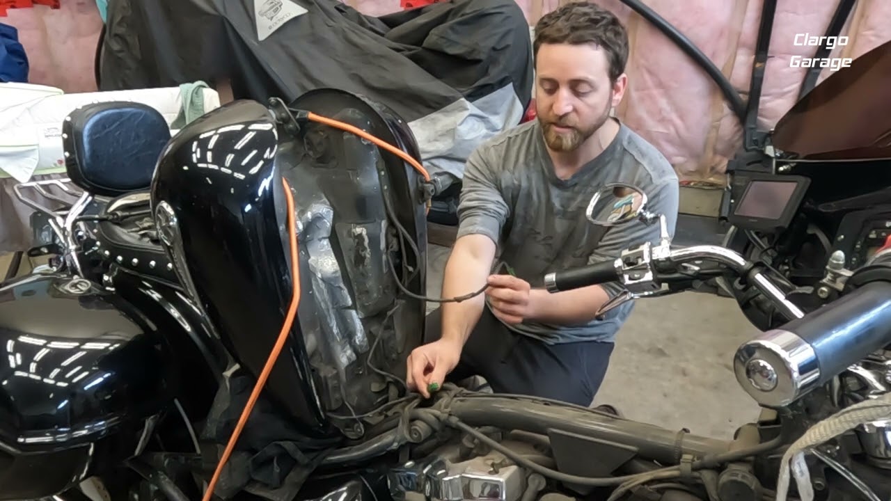 How To Change The Sending Unit (Fuel Level Gauge ) On A 2006 Yamaha 1700 Silverado -episode 67