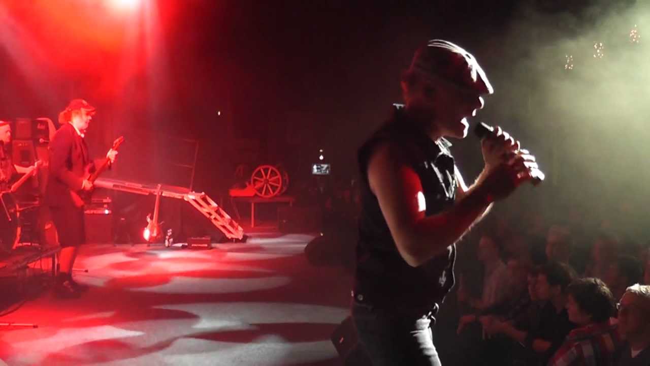 Rock N Roll Singer