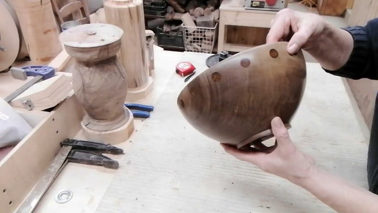 Необычная, оригинальная и просто красивая чаша! Орех с инкрустацией. Original inlaid walnut bowl.