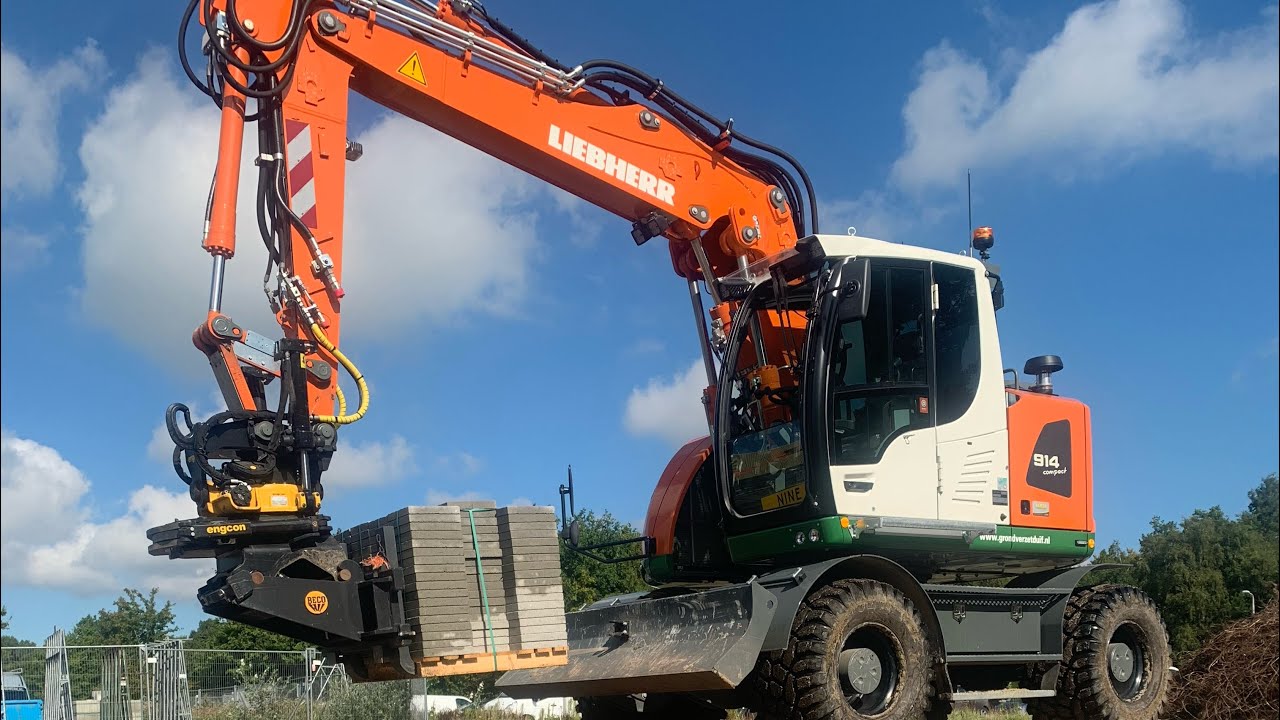 Straatwerk voorbereiden #2 - Liebherr 914 Compact met Engcon draaikantelstuk