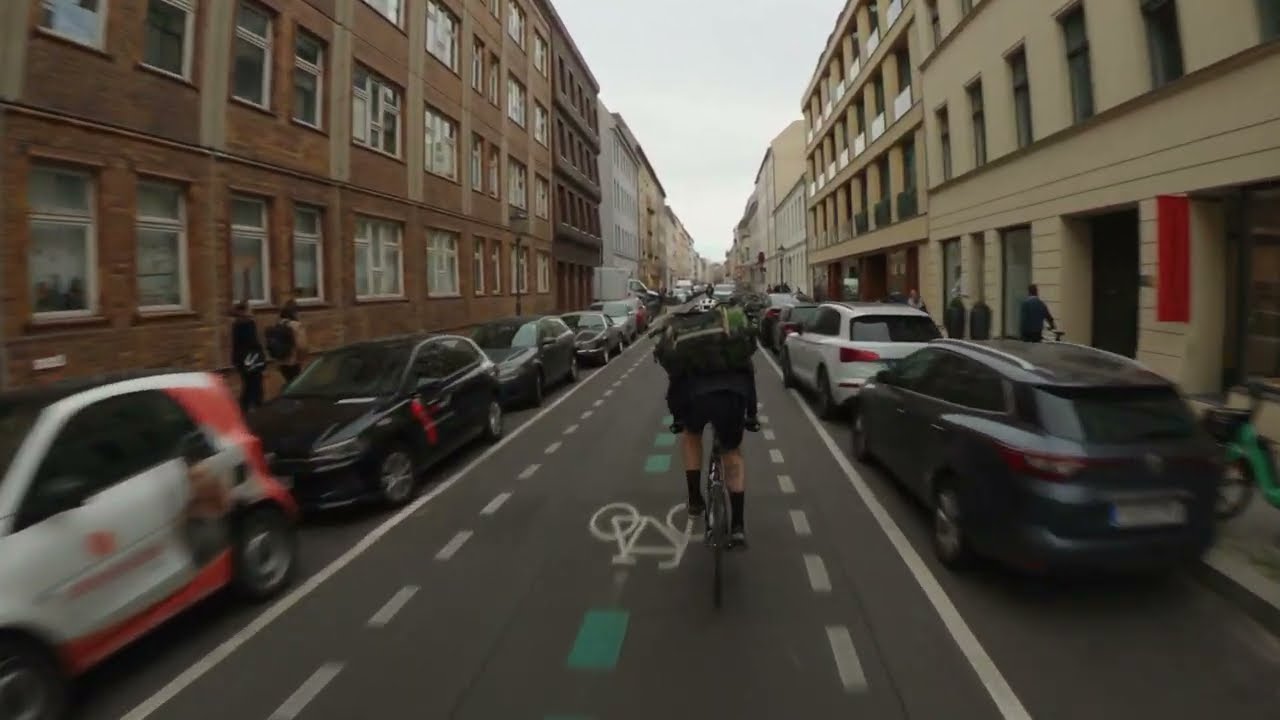 Follow Jacob || Berlin Bike Messenger