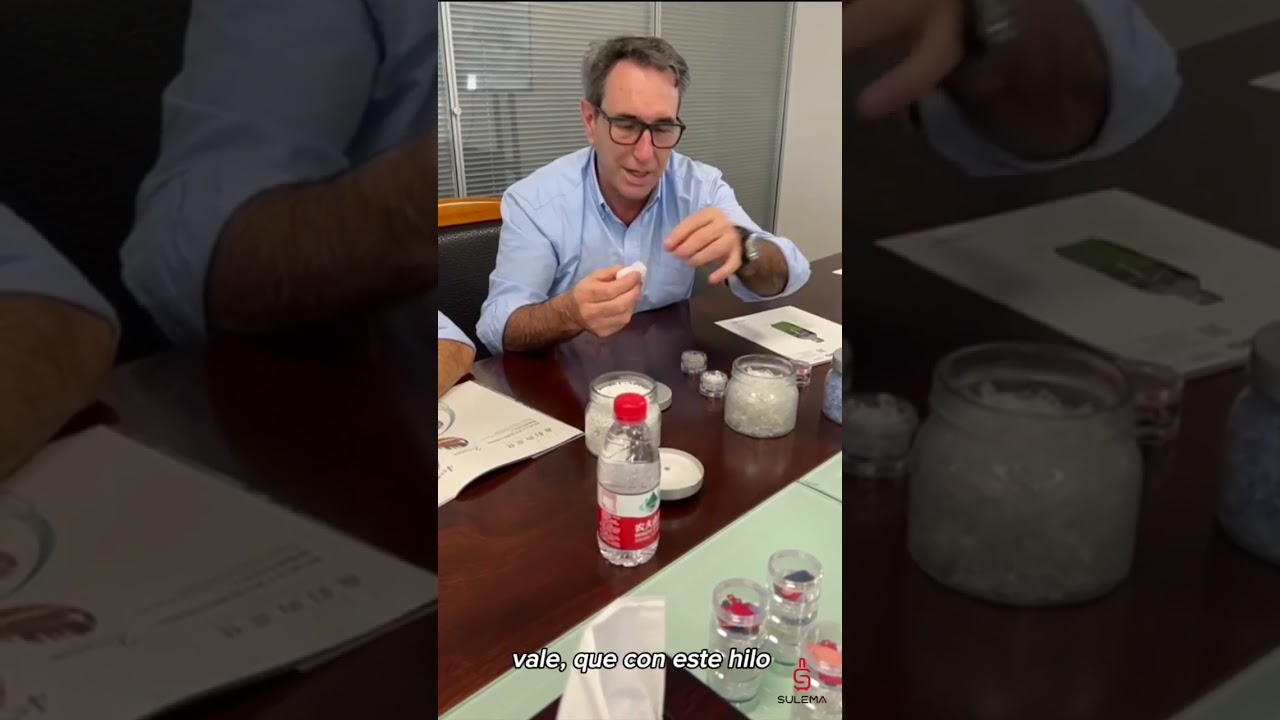 Fabricación de fibras textiles con plástico reciclado ♻️