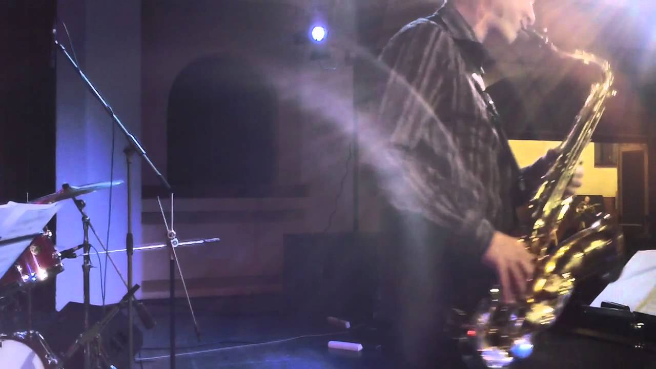 1000 Ships /Julian Nicholas/