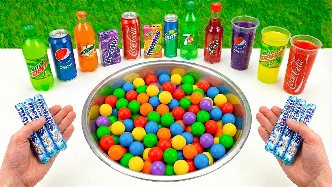 Mini Plastic Balls VS Popular Sodas !! Coca Cola, Fanta, Sprite, Pepsi, Yedigün and Mentos in toilet