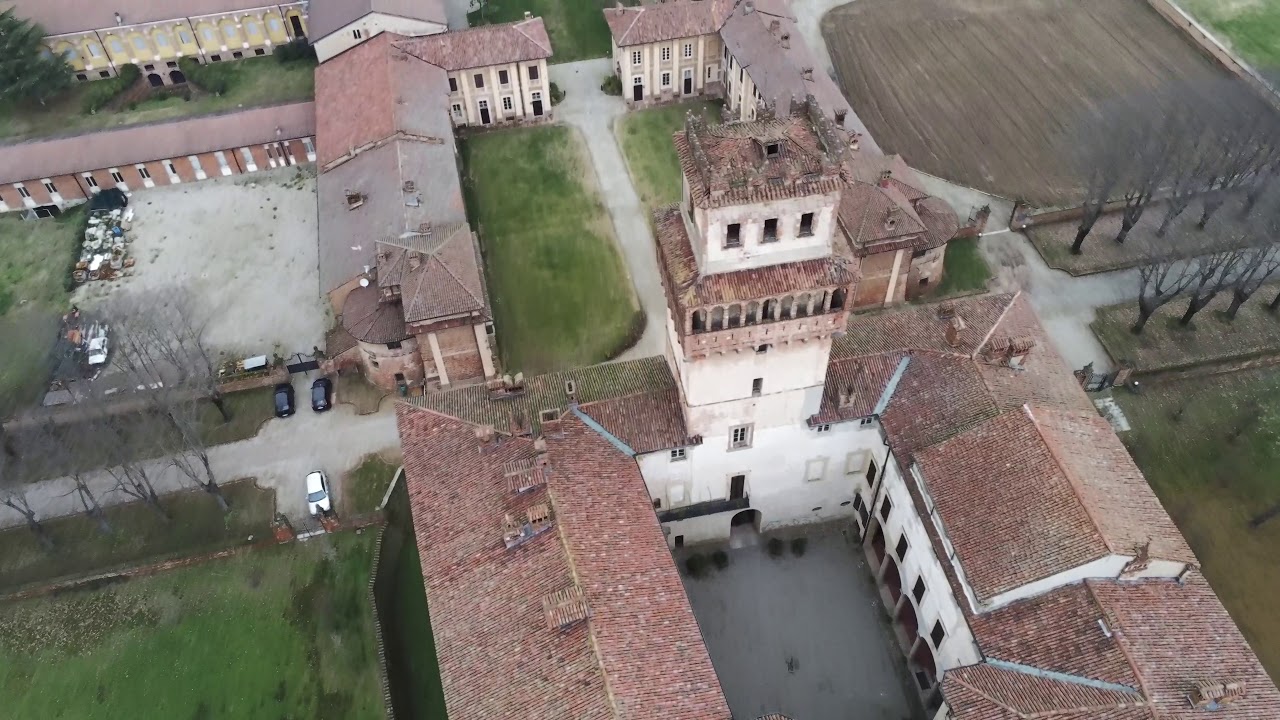 CHIGNOLO PO CASTLE IN 4K