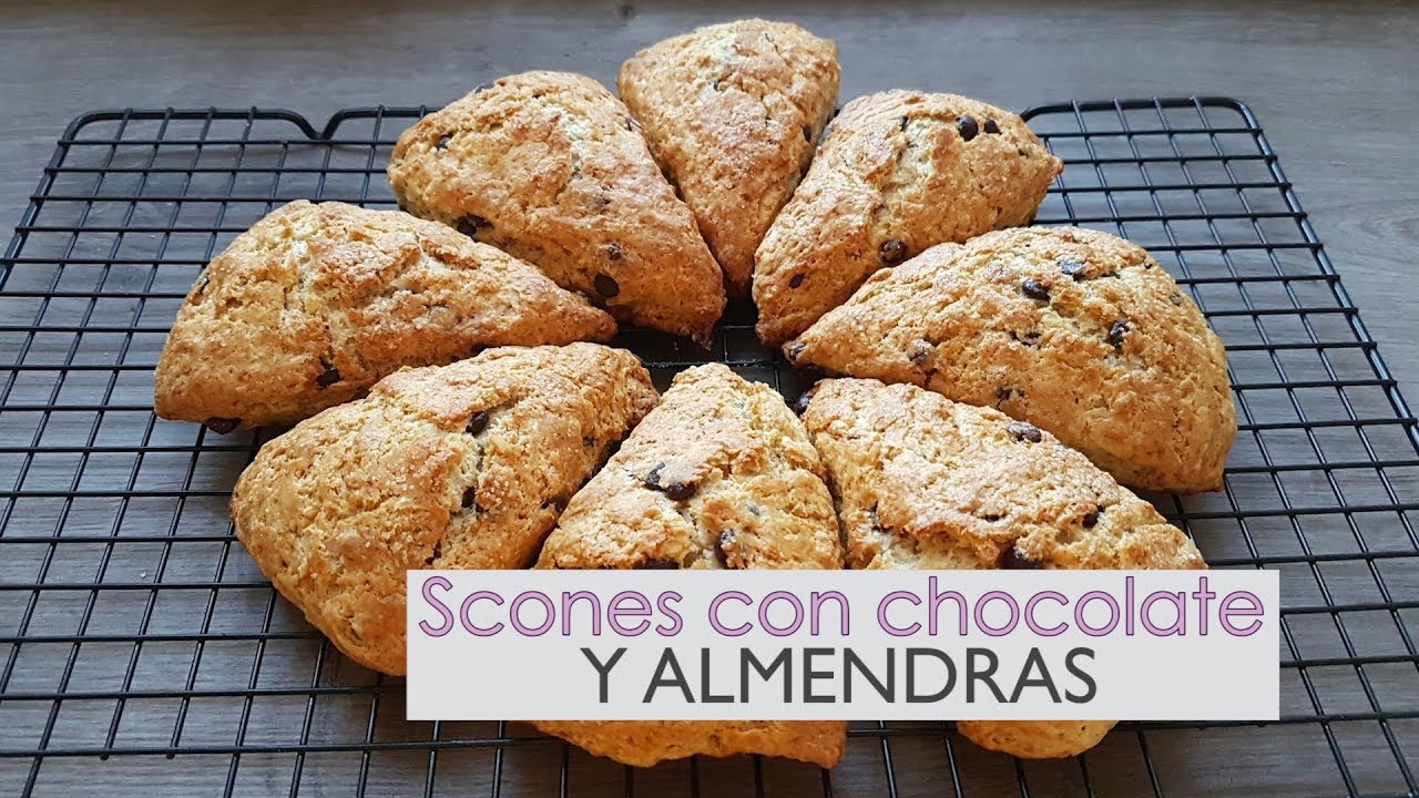 Scones (Escones) con chocolate y almendras