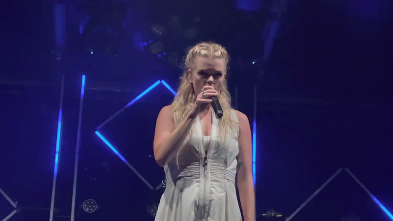 DAVINA MICHELLE - HOLD ON (LIVE @ WOERDENSE VAKANTIEWEEK , WOERDEN)