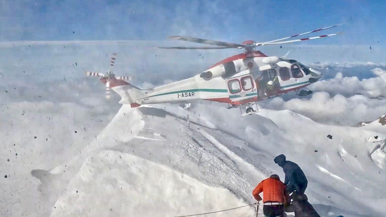 Helicopter Almost Hits Mountain