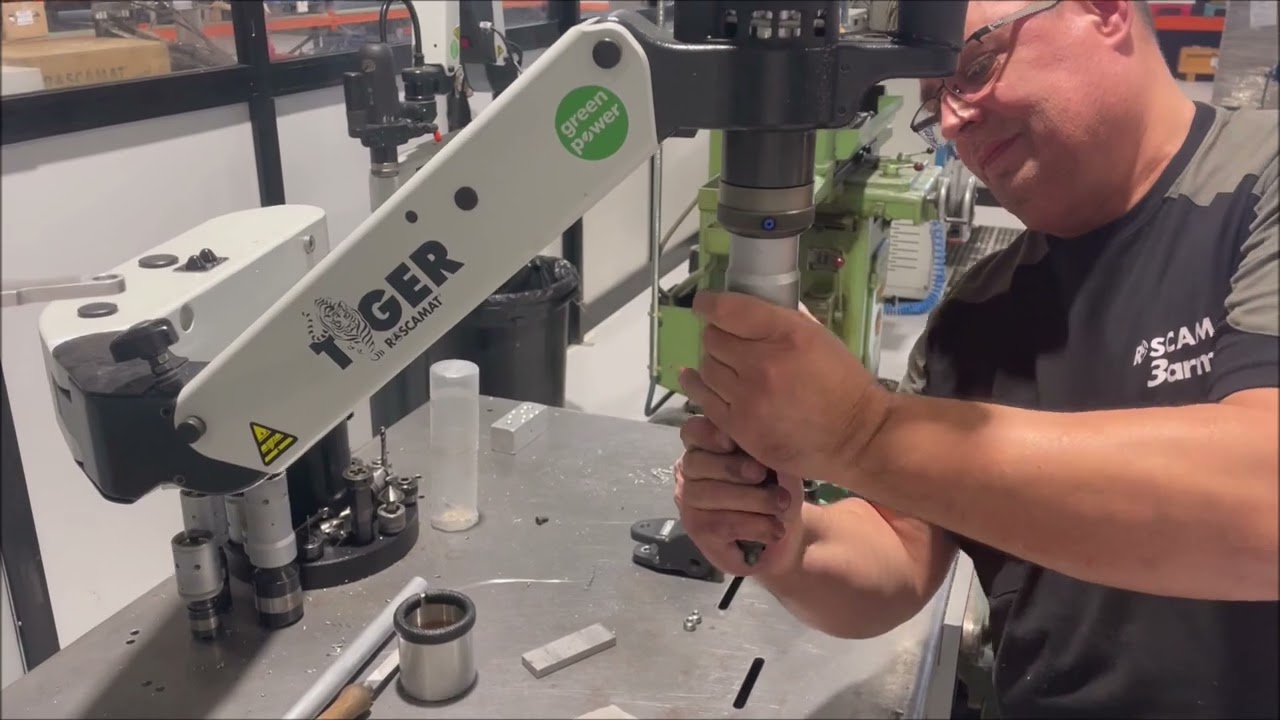 Auto threading Insert with Roscamat
