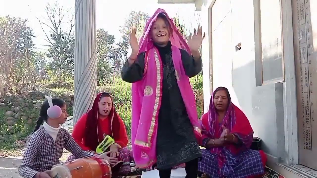 शुक्रवार के दिन सुनिए माता रानी कीभेंट अंबे रानिए दो पल 