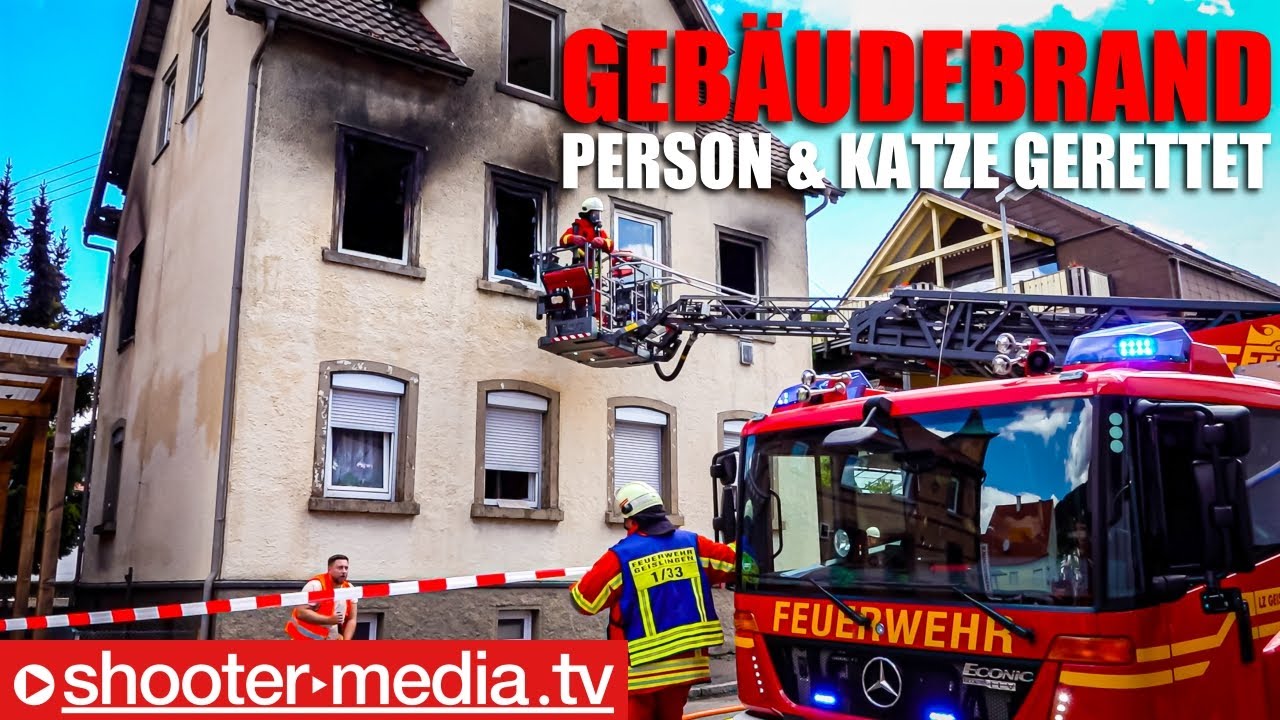 🔥  Gebäudebrand  🔥 | 🚒 Eine Person & Katze aus dem Haus gerettet 🚒  - Brand zerstört Wohnhaus