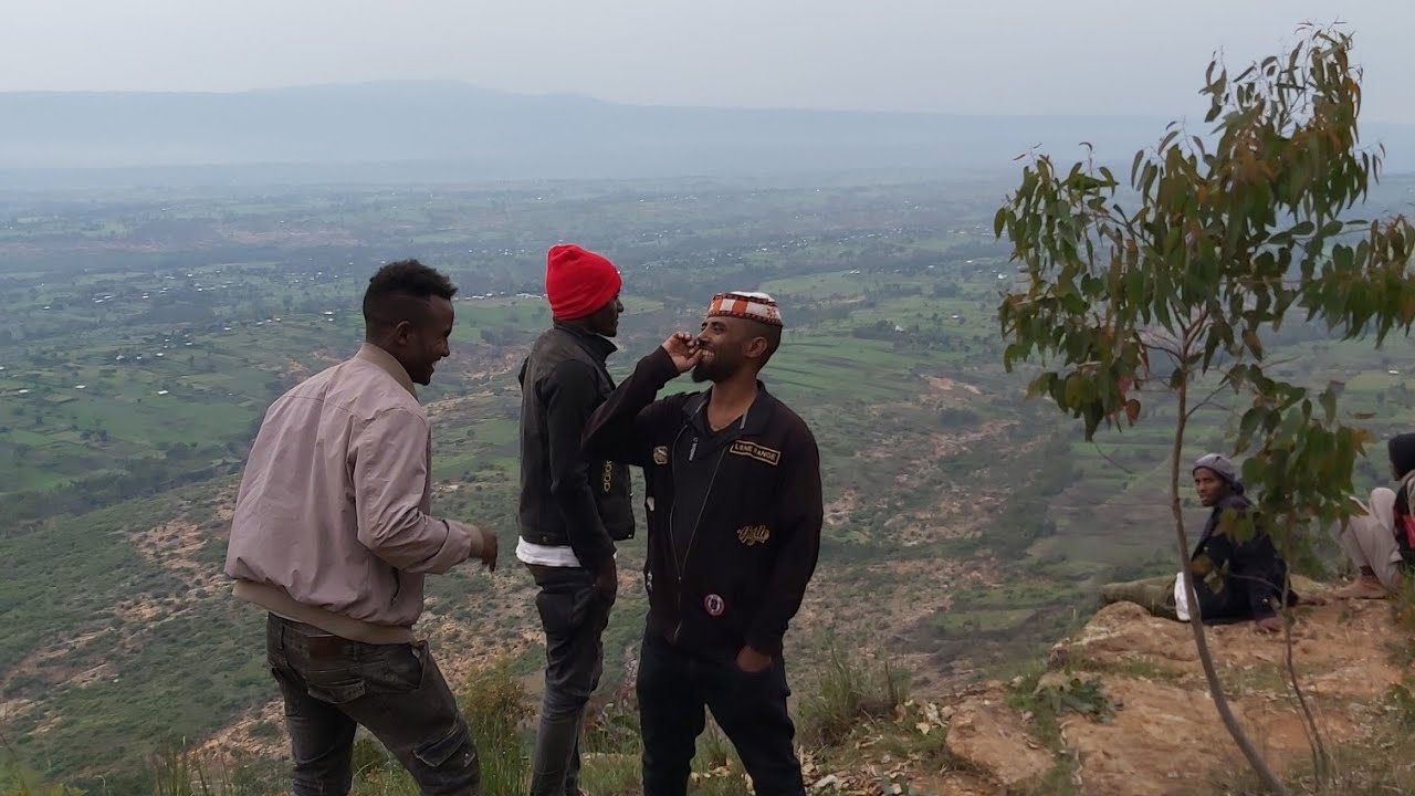 ኢላሊ ለስልጤ ኡመት በታሪካዊው በታላቁ ታራራ አናት ላይ ሆነው በስልጤ ባህላዊ ሽምግልናን በማንፀባረቅ የሚከተለውን ብለዋል ብለዋል