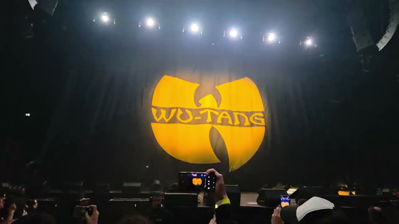 Wu tang clan - Entrance Live @Ing Arena Brussels The final chamber tour 