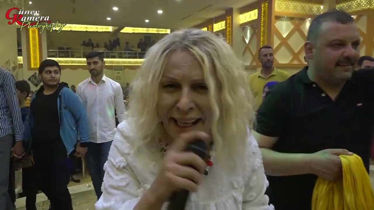 İŞTE O MERAK ETTĞİNİZ SANATÇI BAYAN KİLİS UFUK PLAZA BEKİR SARIKURTUN DÜĞÜNÜNDE GÜNEY KAMERA