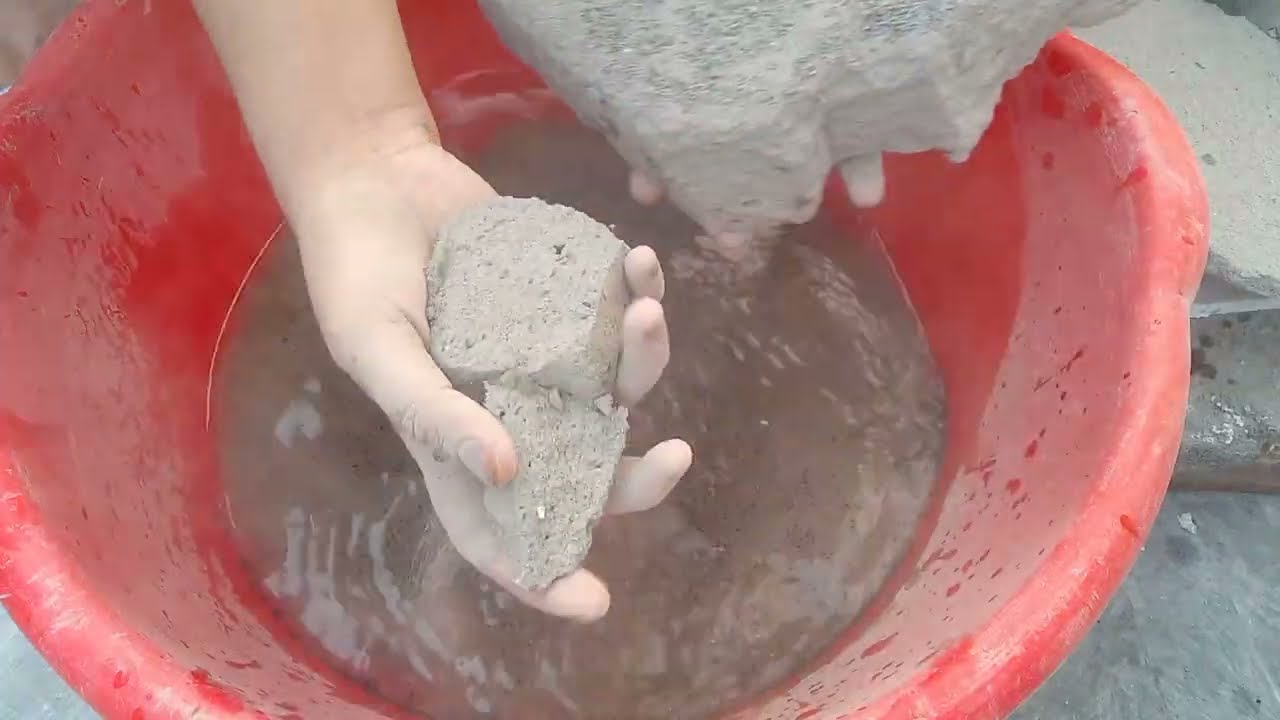 New video slab shapes granny sand cement water 💦 crumbling in top 27 November 2025